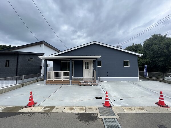 今富１号地　テラス設置！の画像