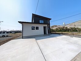 敷地が広い　シンプルなデザインハウス　大村黒丸町S様邸のイメージ