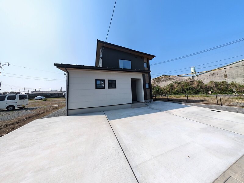 敷地が広い　シンプルなデザインハウス　大村黒丸町S様邸